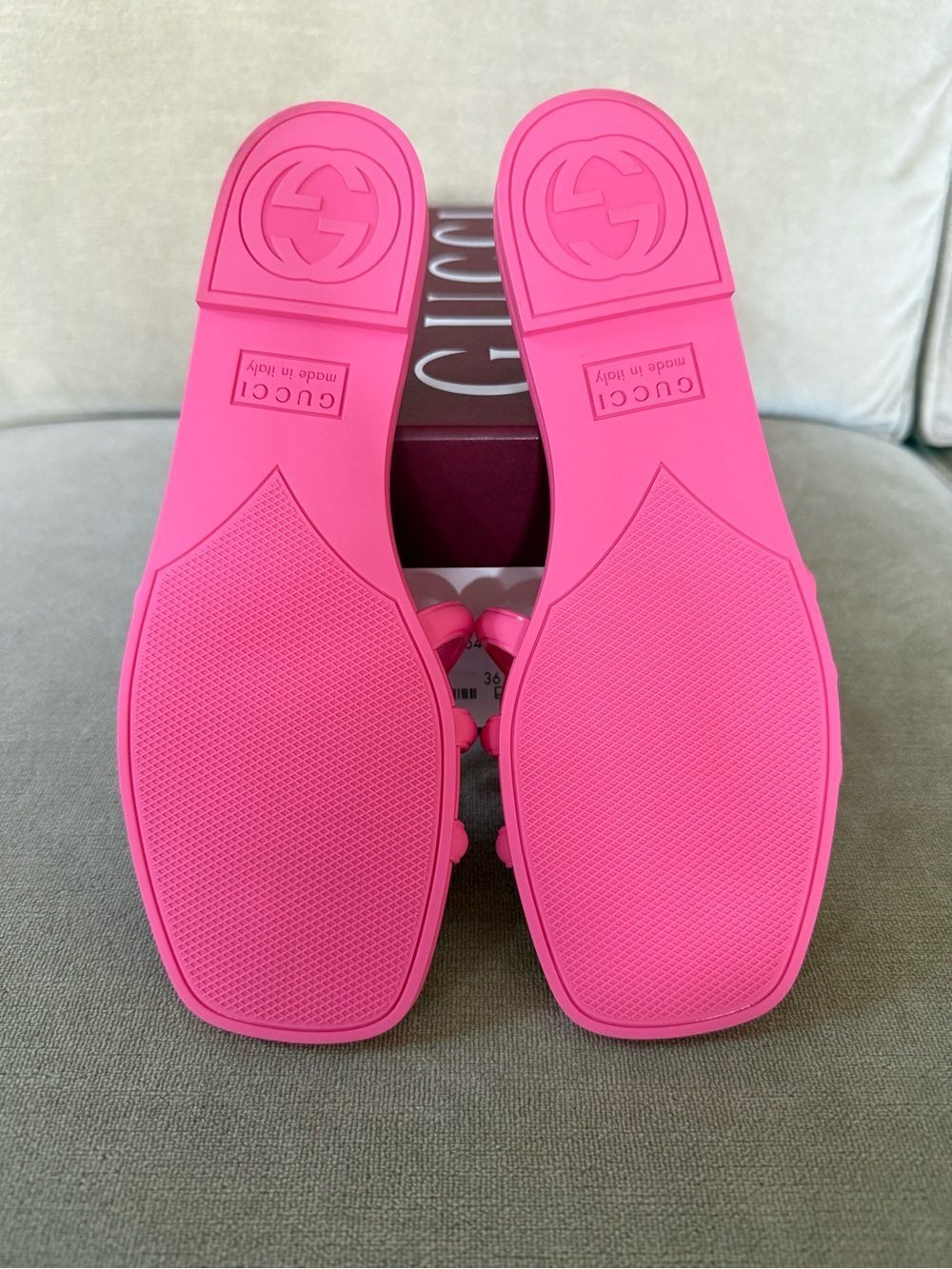 Gucci Hot Pink Jelly Interlocking G Slide Mules - Picture 2 of 2